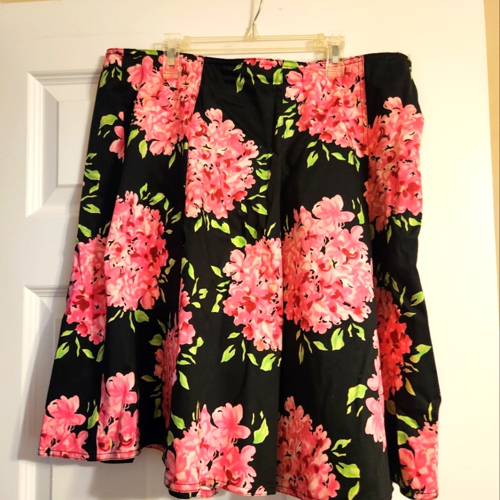 International Concepts Floral Black and Pink Women's Skirt Size 14 EUC
